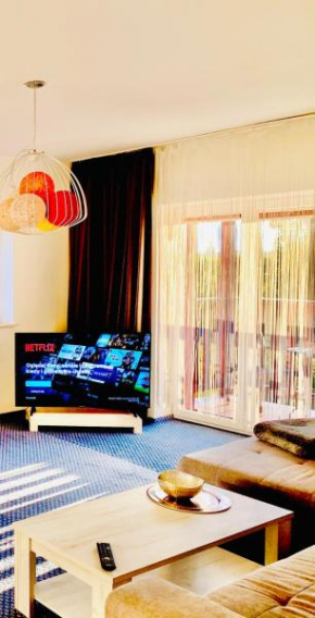 LAS SŁUPSKI PREMIUM BUSINESS APARTAMENT NR 7 Wifi Netflix Smart TV50 two bedrooms two extra large double beds up to 6 people full pleasure quality stay, Słupsk